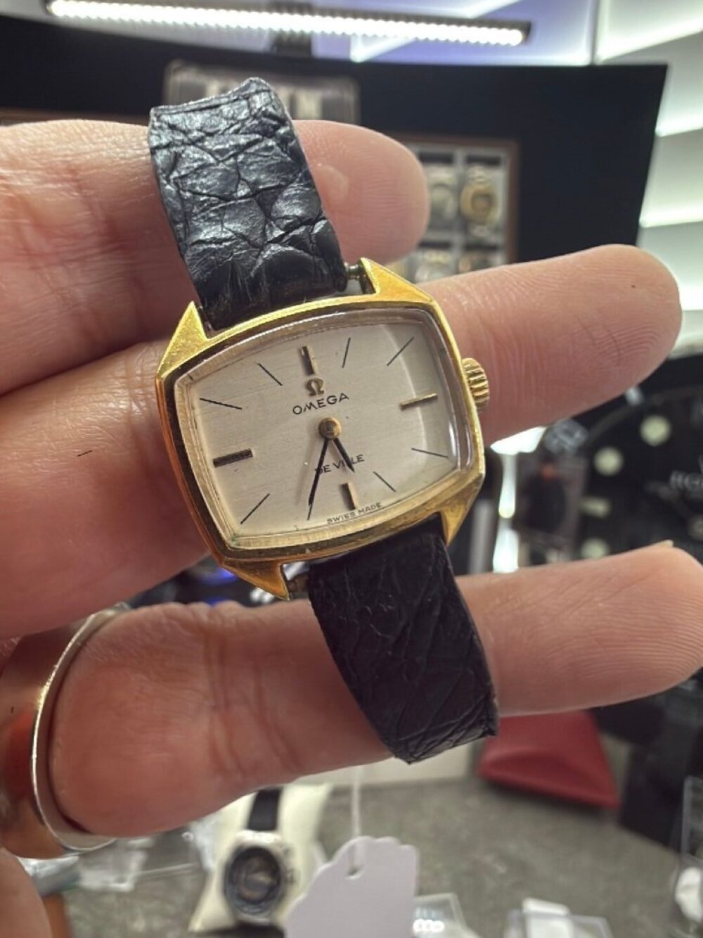 Omega De Ville Ladies 22mm Gold Tone Cushion Case Manual Wind Vintage Watch